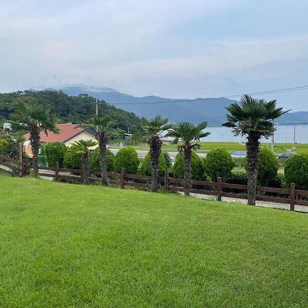 American Village Pension Manoa Namhae Exterior photo